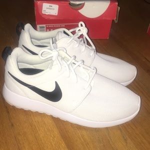 Nike Roshe One (White)